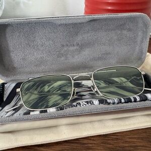 Akila eyewear Grace sunglasses (light green lens)